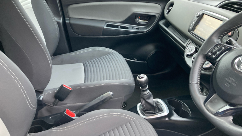 Toyota Yaris 1.5 Hybrid Icon 5dr CVT Hybrid Hatchback